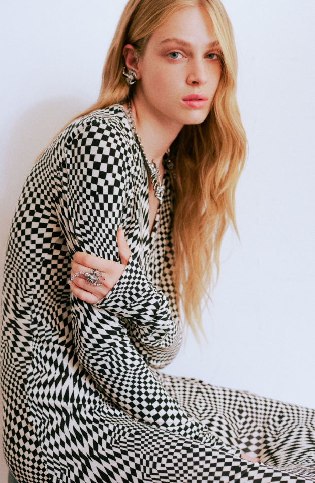 Choker escorpión brillos de Zara