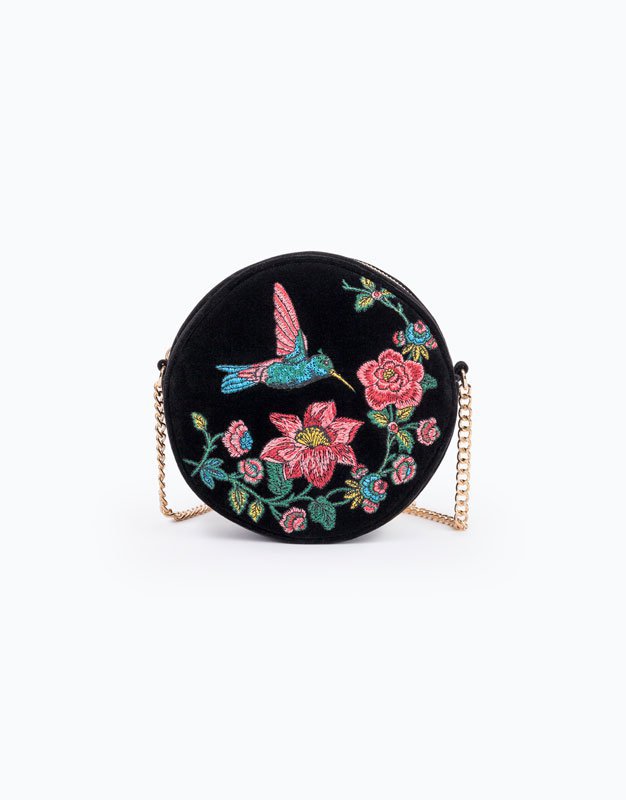 Bolso con bordados de Lefties